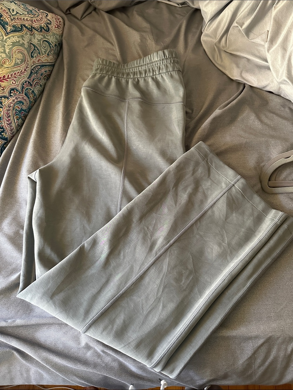 Women’s High-Rise Wide-Leg Sweatpants - Light Gray/blue. Lululemon